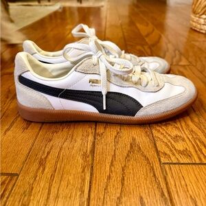 Puma White and Black Sneakers with Gum Sole
